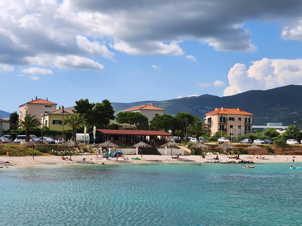 Airport Split Apartment Kastel Stafilic Bagian luar foto