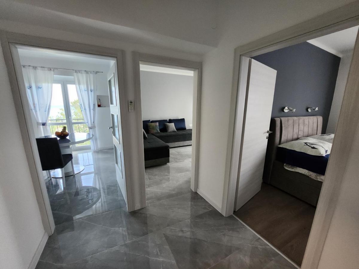 Airport Split Apartment Kastel Stafilic Bagian luar foto